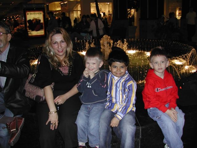 Jeny, Ryan, Davis, and Kevin by the fountain in the SouthPark mall in Charlotte, NC